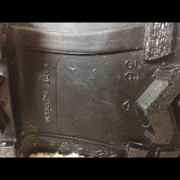 BURBERRY RAIN BOOTS - Picture 7 of 7